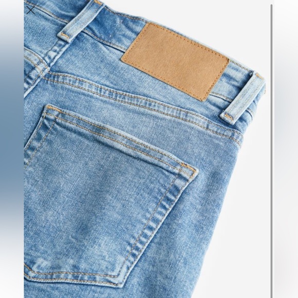 Denim Shorts size 8 - Picture 7 of 12